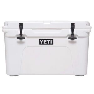 Yeti Tundra 45 Hard Cooler White ICE CHEST 8.7 Gallons 28 Cans 34 Lbs of Ice NEW